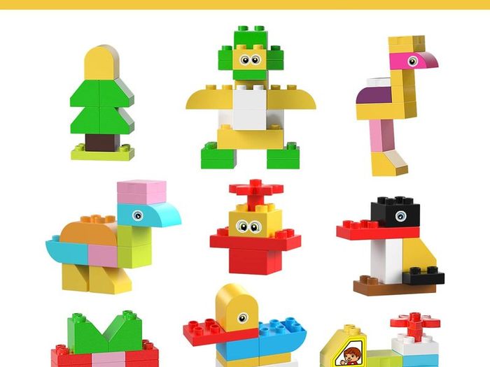 Kids Building Blocks Table and Chair Set, Multi-Activity Table with 1 Chair and 130 Pieces Large Building Blocks, Creativity Bricks Compatible Construction Toys for Boys and Girls
