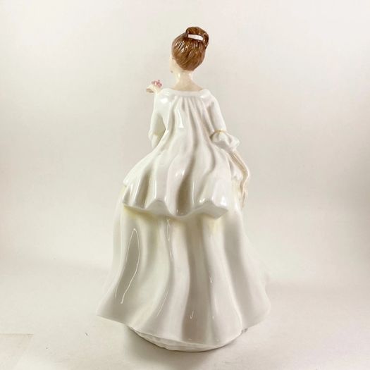 Royal Doulton Figurine Flower of Love HN 2460