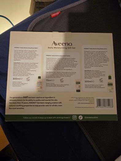 aveeno daily moisturising gift set