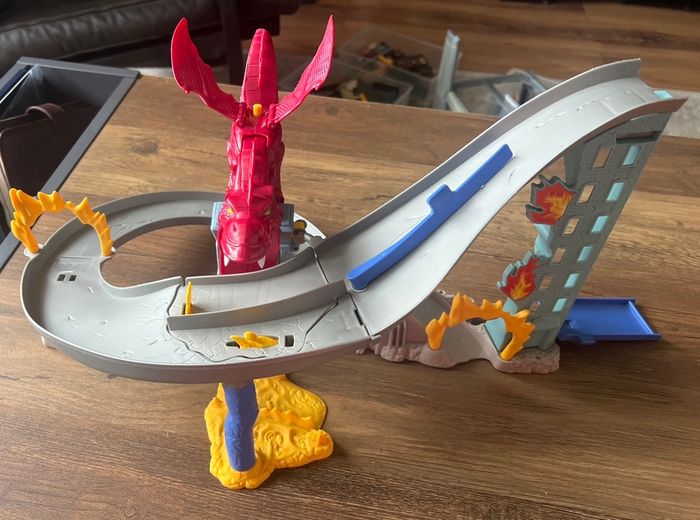 Hot wheels Dragon Destroyer Set