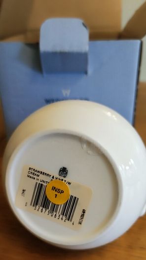 Wedgwood Strawberry & Vine White Creamer 1992 EUC Vintage