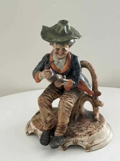 Large Vintage Italian Capodimonte Style Figurine. Hand Finished. Seated Gentleman with Pipe.  31cm . Made in Italy