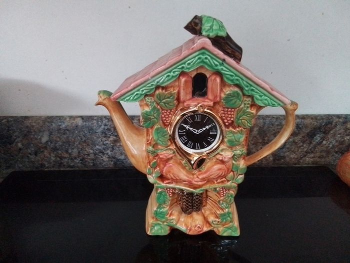 Swinside Ceramic Swiss Clock Novelty Teapot
