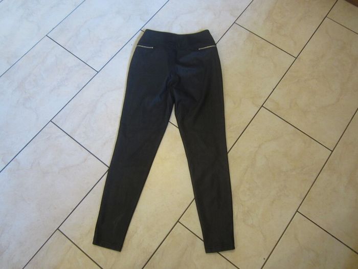 RIVER ISLAND    size 8   petite FAUX leather black