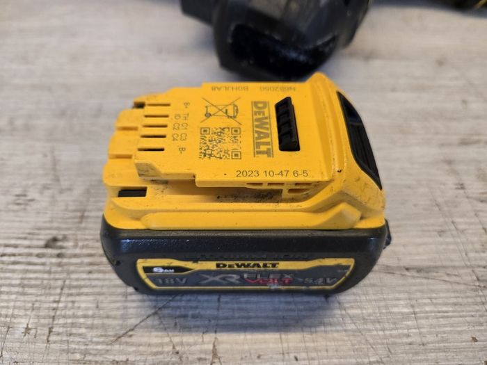 Dewalt DCH333 + Battery + Charger + Bits Set