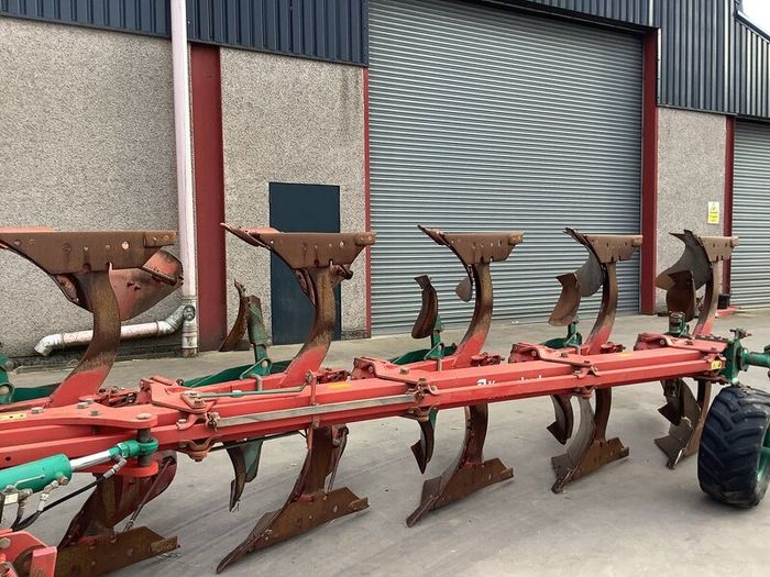Kverneland Plough