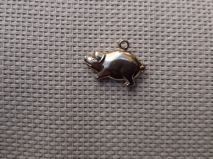 New 9ct gold charm/Pendant Dolphin new