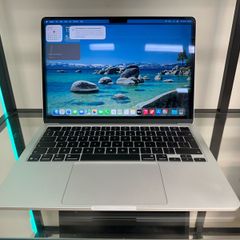 Macbook Air M4 2025