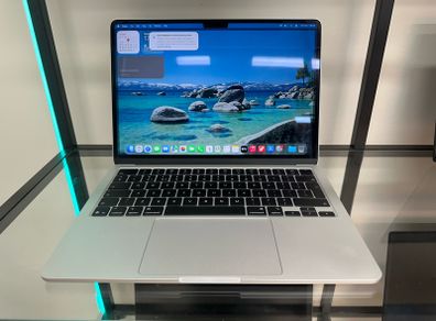 Macbook Air M4 2025