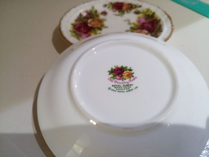 Butter Pat / Coaster x 2 Royal Albert Old Country Roses Bone China