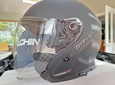 Two XL Motorcycle / Scooter Helmets MT Thunder 3 SV Jet & Duchinni D701