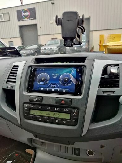 Toyota Hilux Android CarPlay Radio