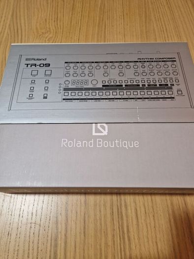 Roland TR-09