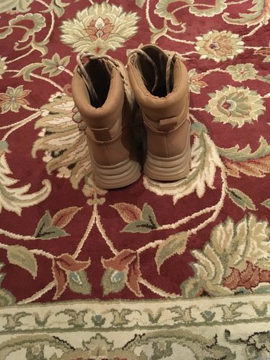 Boots size EU-40, UK-7