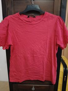 Cerise pink tshirt with detailing on sleeves