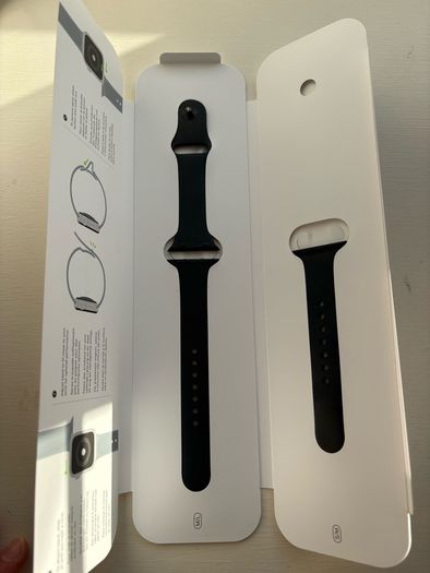 Apple Watch Nike Series 5 (40mm, Silver Aluminium) Boxed (Model A2092)