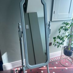 Free standing full length mirror