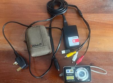 Sony Cyber-shot Digicam Bundle
