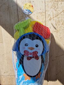 Brand New Penguin Beach Toy Set - Bucket & Spade Set (6 Piece)