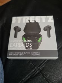 Streetz wireless gaming earbuds with charging case