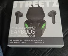 Streetz wireless gaming earbuds with charging case