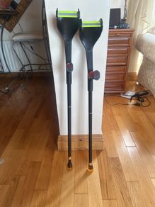 Adjustable Forearm Crutches (Pair) | Excellent Condition