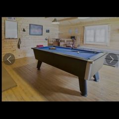 Pool table