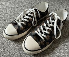 GUESS sneakers 4g logo size UK7 UE40
