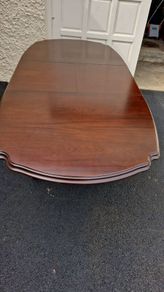 Mahogany Extenedable Dining Table