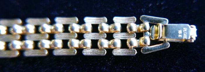 18Ct Gold Plated Bracelet Bangle