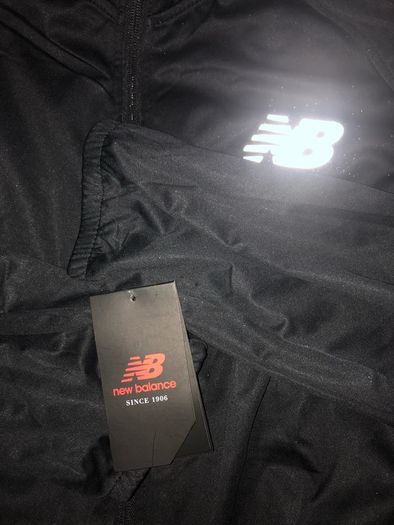 New Balance hoodie running jacket size L brand new