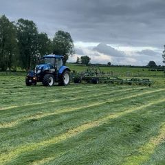 Tedding.Hay.Hay.hayJuly all day drying fast