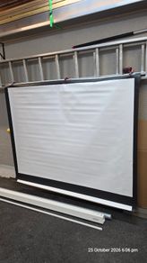 Projector screen