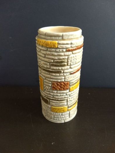 Fabulous Vintage Retro Kitsch Sylvac Cylindrical Vase from the "Brickwork" Range Produced in the 60's and 70s, Shape Number 3812