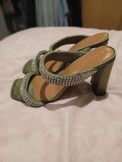 Ladies shoes