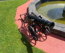 Cast iron cannon