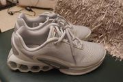 Nike size 4 perfect immaculate were 120