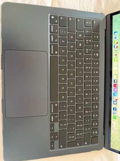 MacBook Air M2, 2022