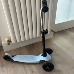 Kids three wheel blue scooter
