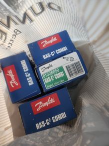 4 New Radiator Thermostats