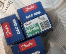 4 New Radiator Thermostats