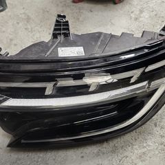 renault Australia head light