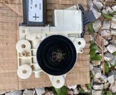 07  Avensis window motor