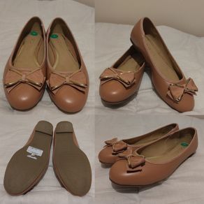 Beautiful Head Over Heels Shoes, New