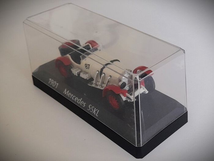 Diecast Model Mercedes-Benz SSKL - Collectable Solido Age D'Or 1:43