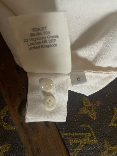 Toast blouse