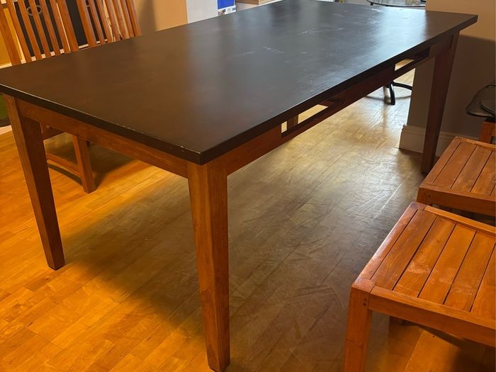 Dinning table and 6 chairs