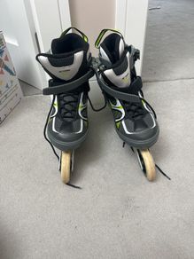 Roller blades