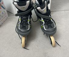 Roller blades
