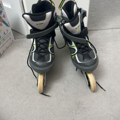 Roller blades